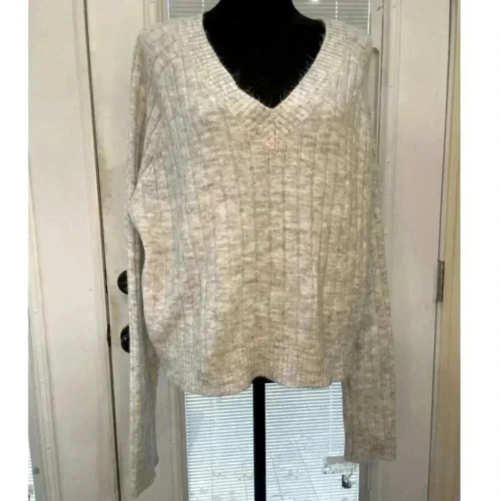 Harper Heritage Sweater Womens Size M Gray Deep V-Neck Ribbed Sweater